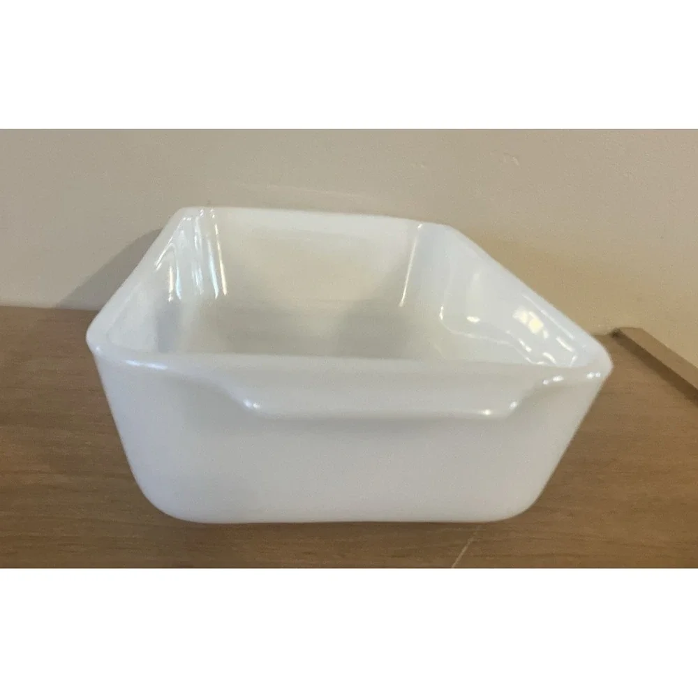 Vintage Fire King #441 White Milk Glass Cornflower Blue 1 QT Casserole - EUC